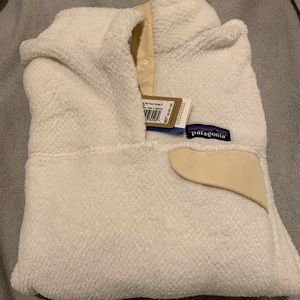 Women’s Patagonia re-tool snap sweater
